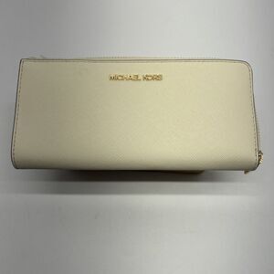 Michael Kors Jet Set Travel Clutch Cream Leather Gold Colored Trim Zip New w/Tag
